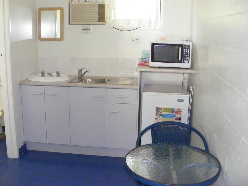 Bargara Motor Inn - Pet Friendly Oda fotoğraf